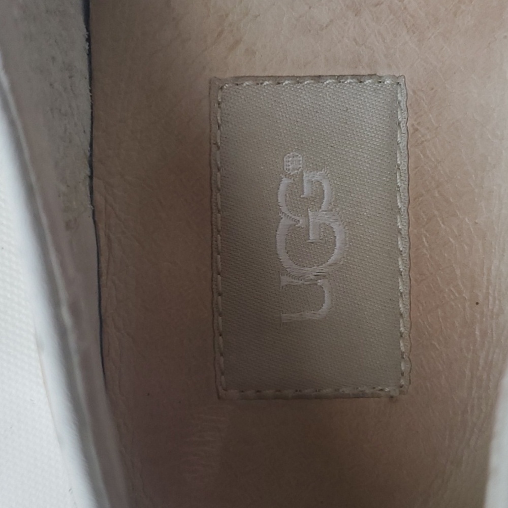 UGG Adley - Picture 6 of 6